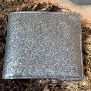 Coach wallet NWT